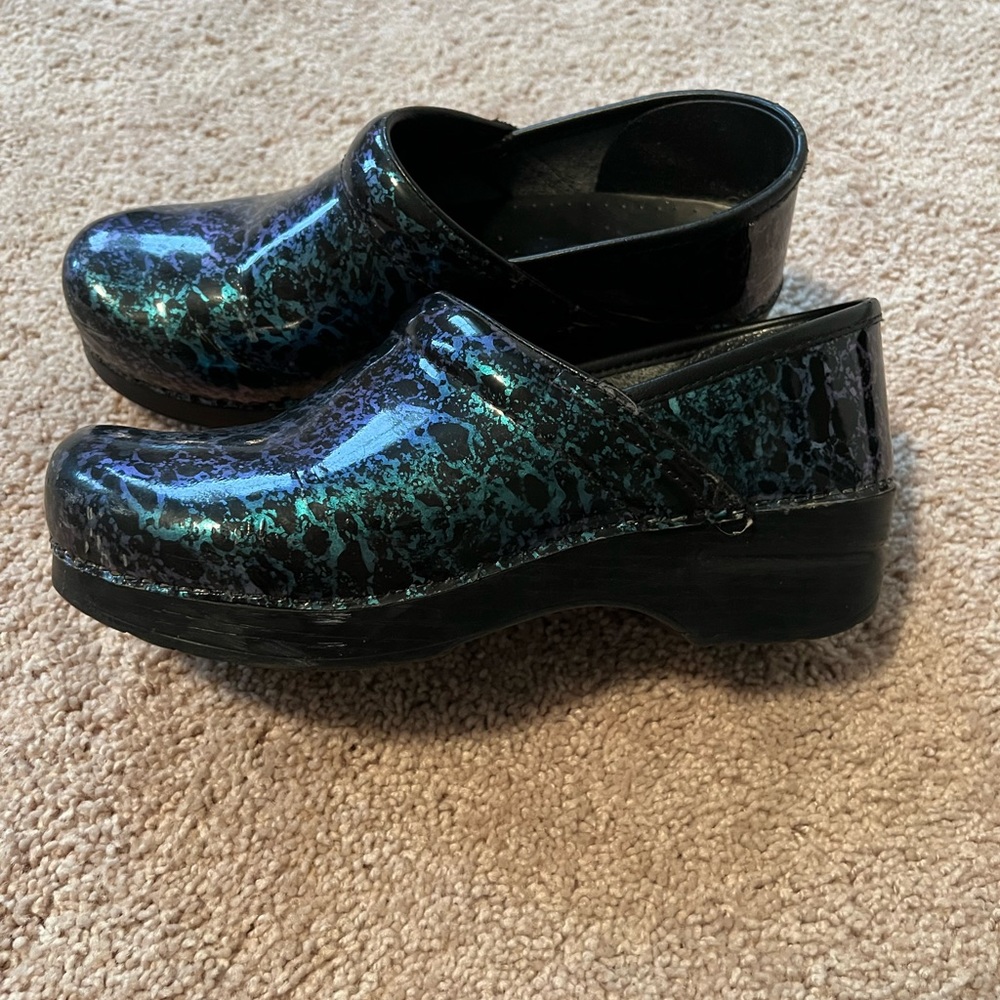 Lightly used Womens Dansko shoe